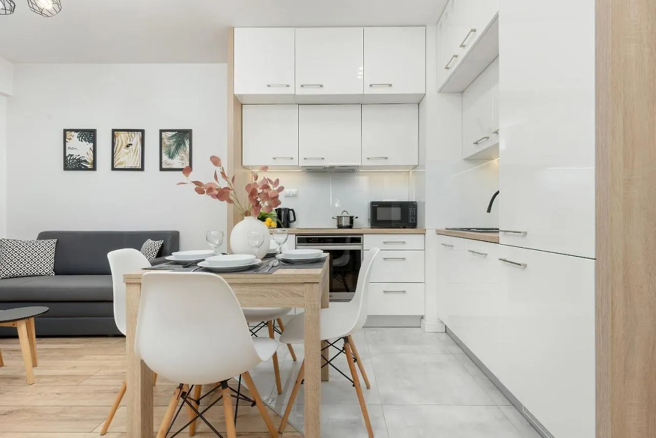 Chlodna Modern Apartment Near The Warsaw Centre By Noclegi Renters Poland