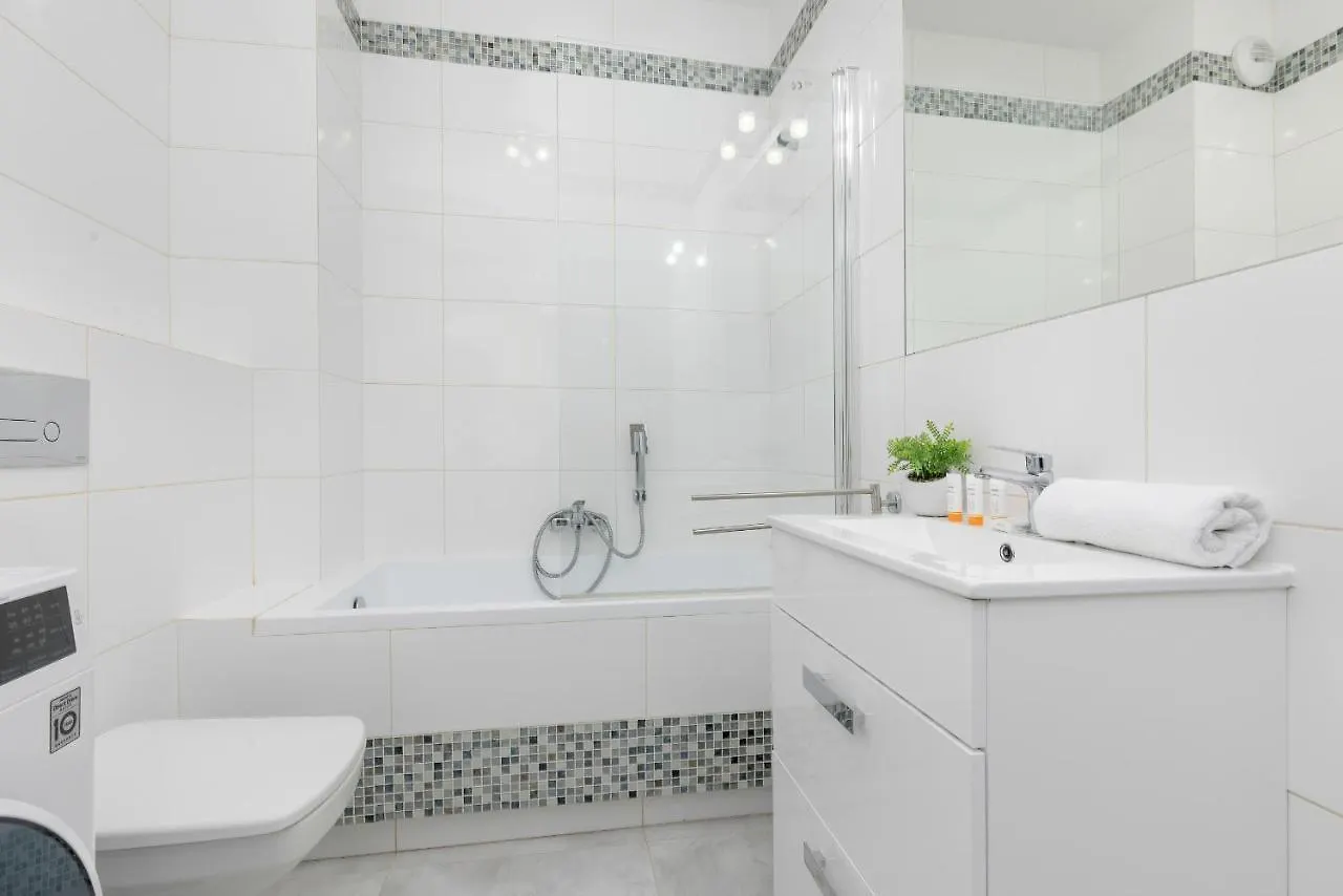 Chlodna Modern Apartment Near The Warsaw Centre By Noclegi Renters