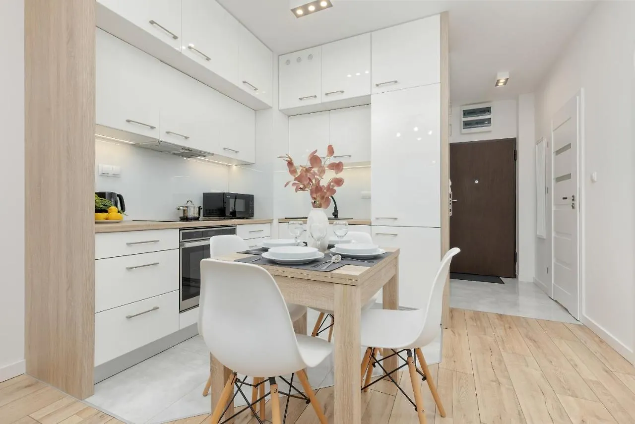 Chlodna Modern Apartment Near The Warsaw Centre By Noclegi Renters